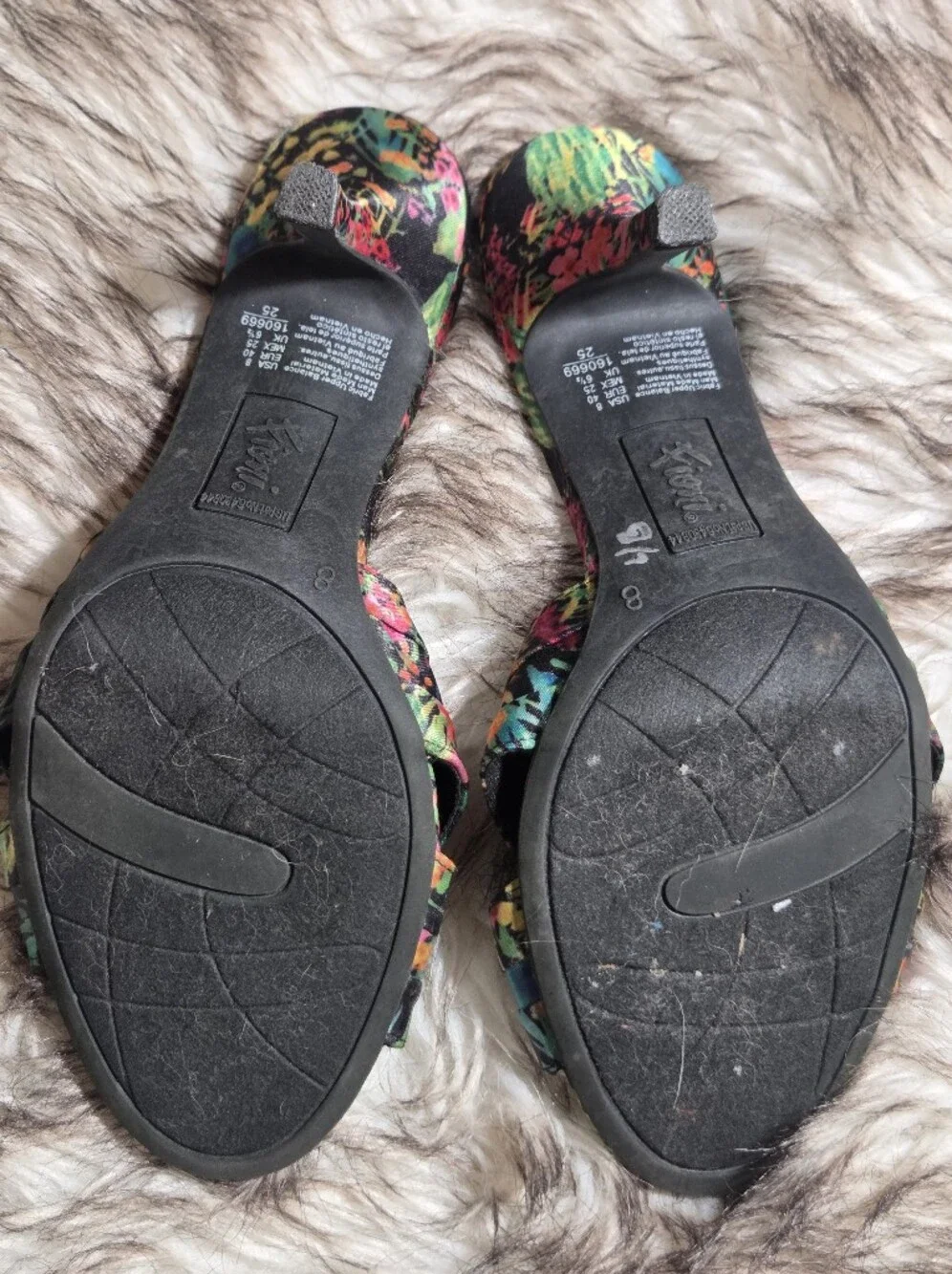 Fioni vintage Y2K floral knotted satin slip-on kitten heel mules.
